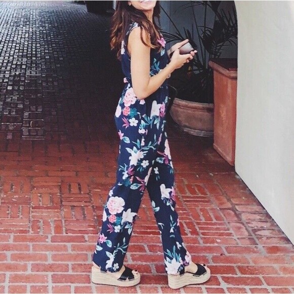 Amour Vert Silk Saint Cloud Floral Wrap Belted Jumpsuit Size Small - Picture 1 of 8